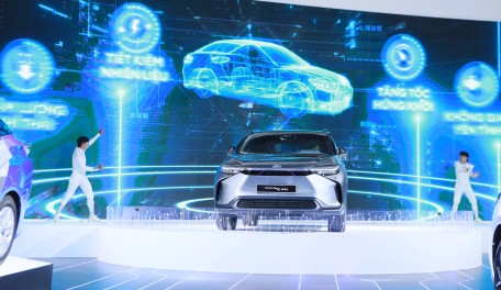 Toyota brings the message "Move Your World" to Vietnam Motor Show 2022